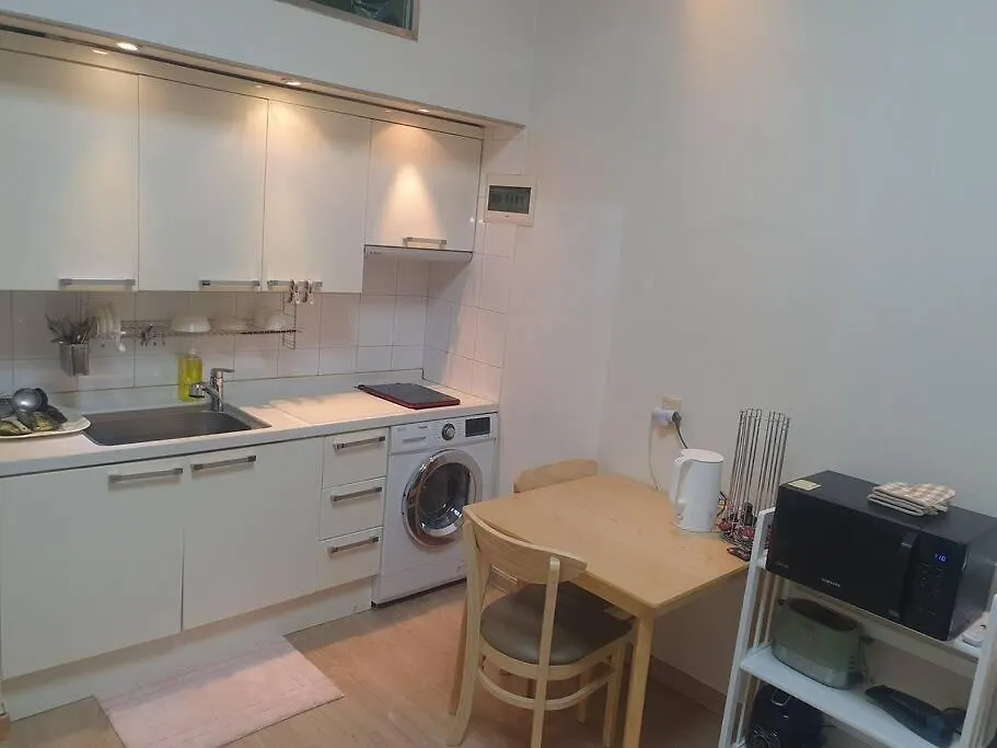 Located 10 Meters From Sungshin Women'S University Station, 10 Minutes To Myeongdong By Subway, Accommodates Up To 3 People, 3 Bus Stops To Seoul National University Hospital And Korea University Hospital Apartment